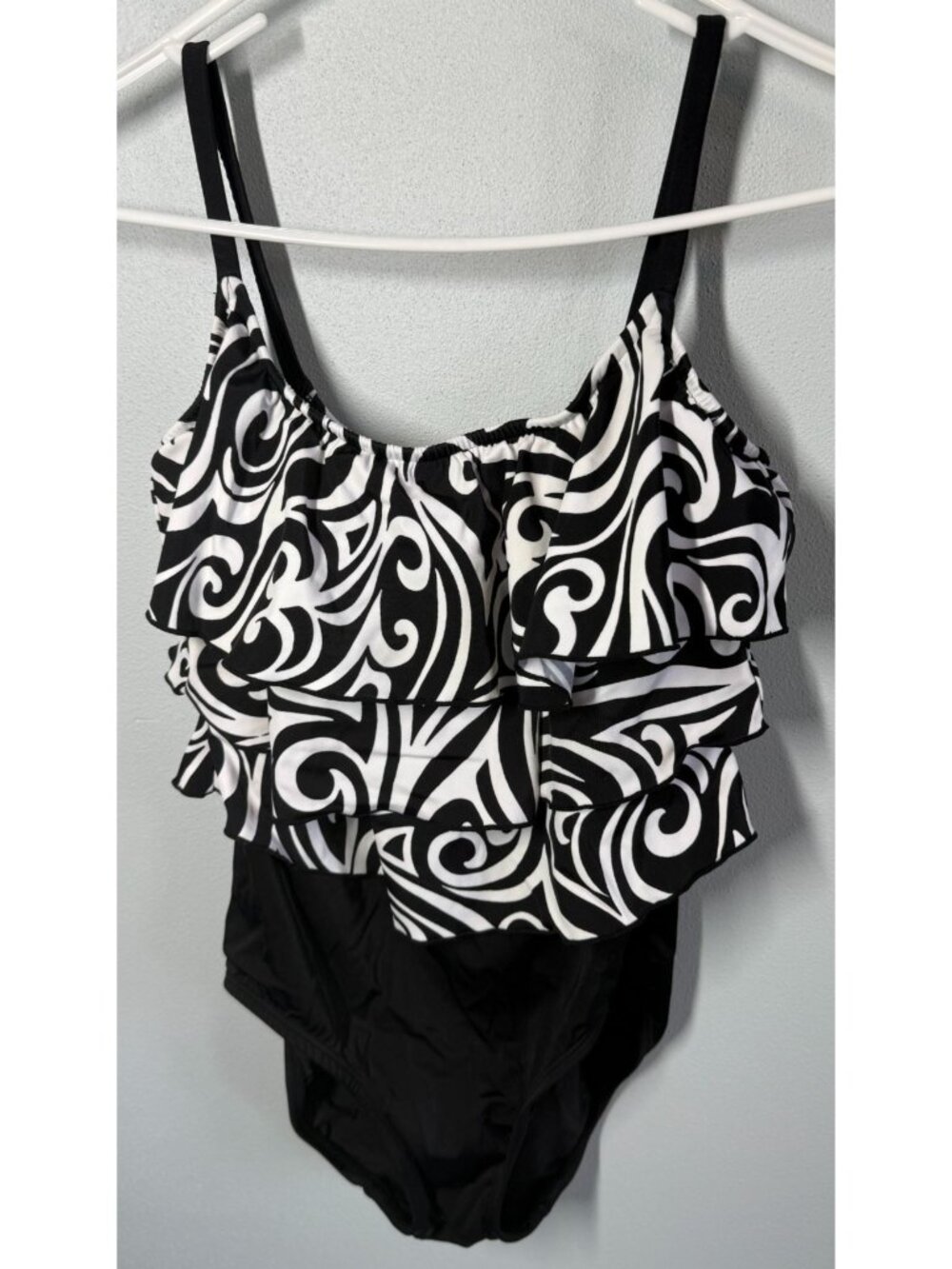 VTG Longitude Black/White Swirl Ruffle One Piece Swimsuit Size 8